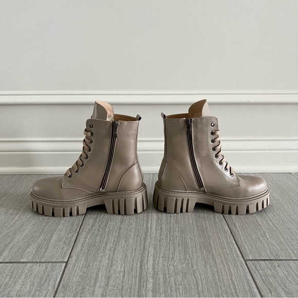 NWOT Genuine Shearling and Leather Beige Boots - Picture 5 of 7